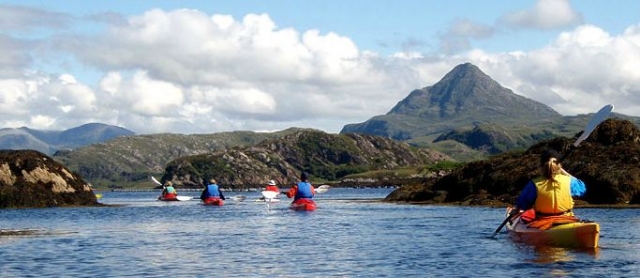  Remando por la bahía protegida 